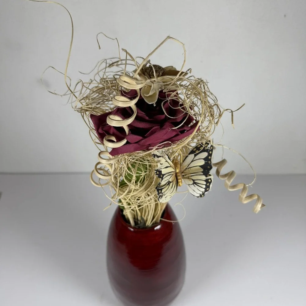 Sixtrees Red Lacquerware Spun Bamboo Vase w/ Floral Arrangement F-16